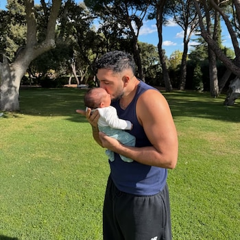 Omar Montes con su hijo Ismael (Instagram)
