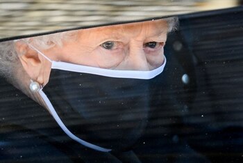 La reina Isabel II de