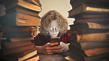 El término WikiWiki es de