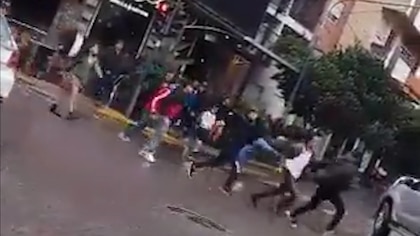 Otra batalla campal entre estudiantes se produjo en Tucumán y temen nuevos enfrentamientos