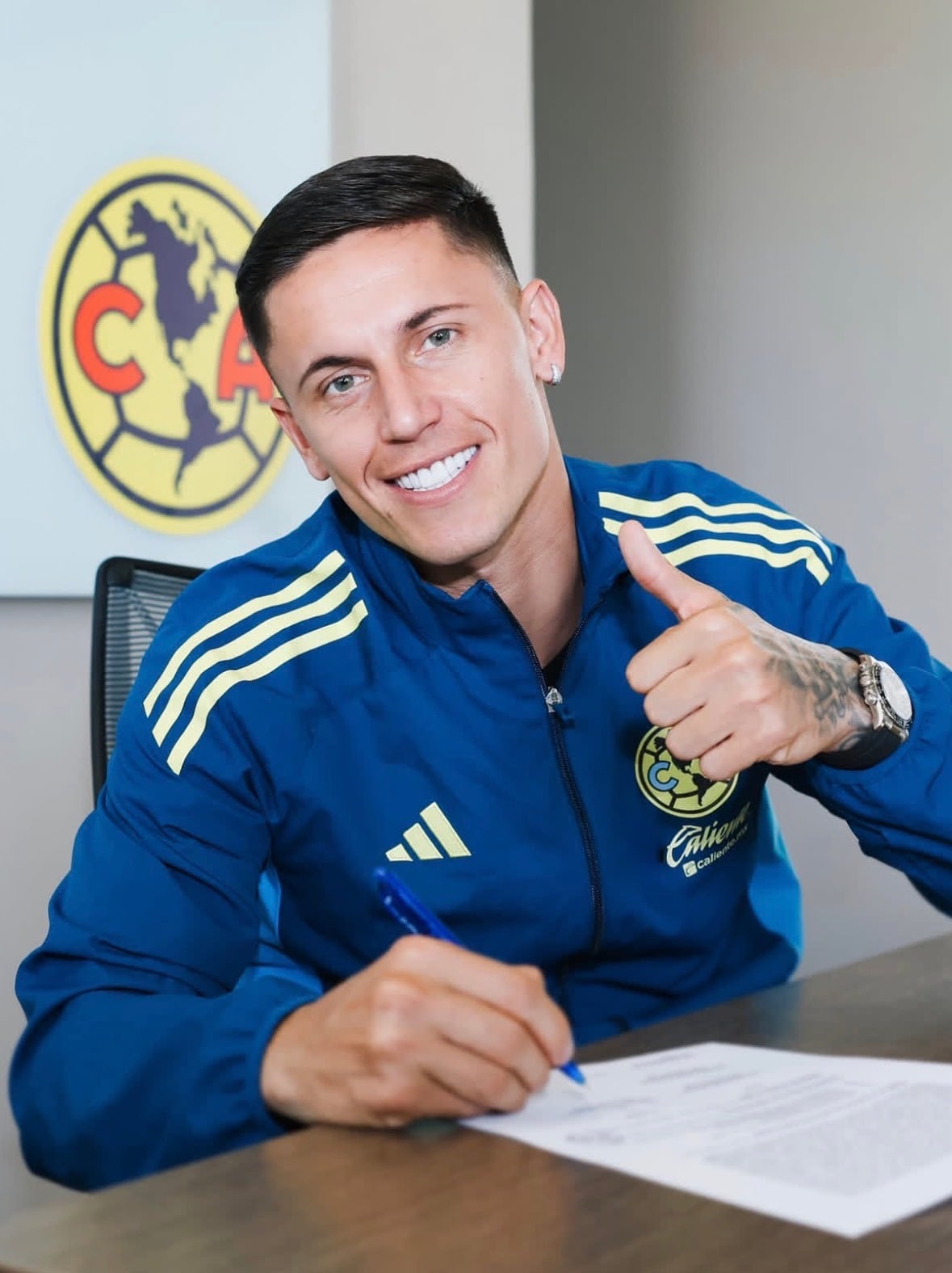 La oferta del Club América incluiría una mejora salarial considerable y beneficios internos poco habituales para extender el contrato hasta 2029. (Instagram / @ClubAmerica)