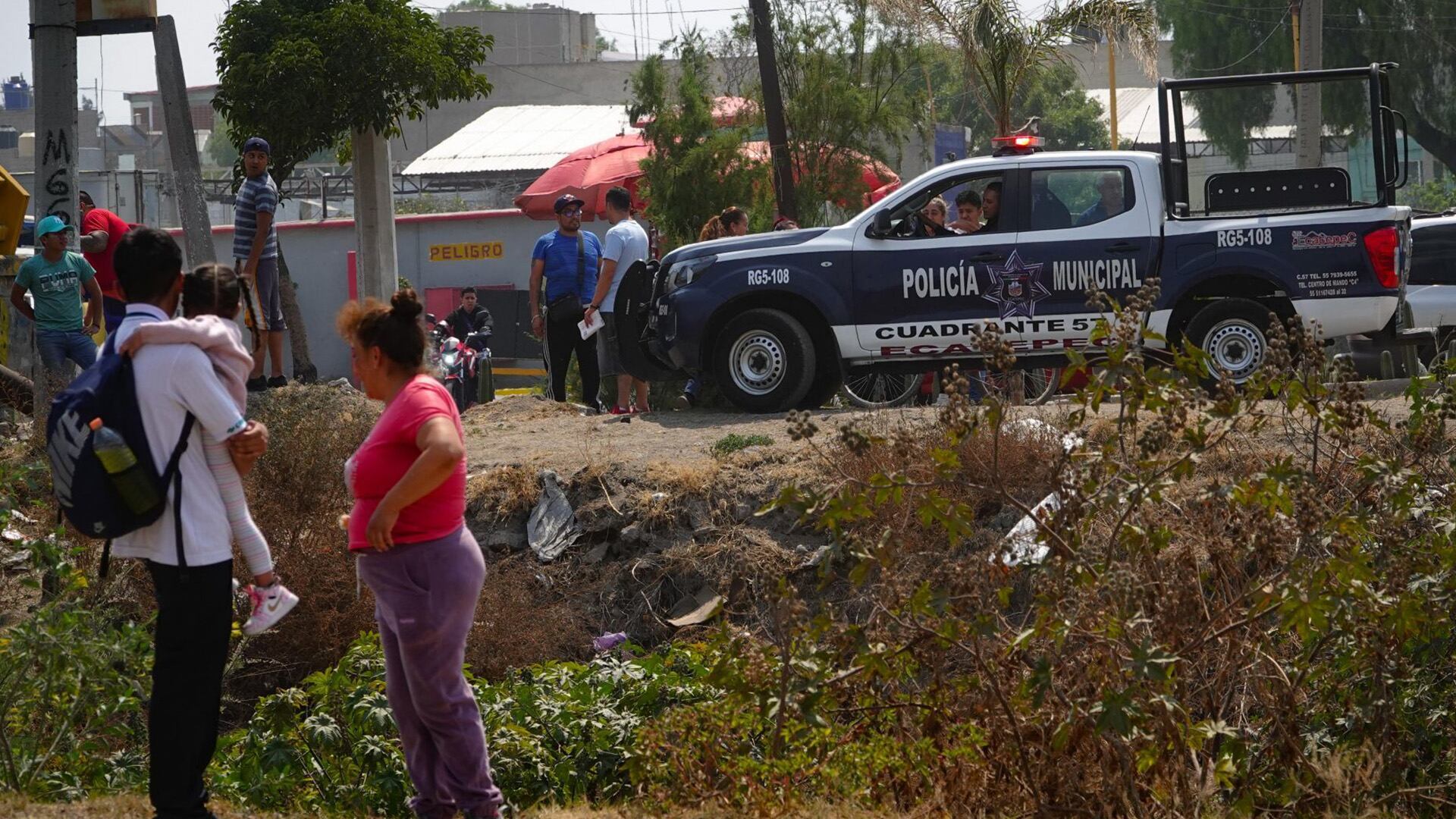 Violencia imparable en Ecatepec: disparan a dos hombres que viajaban en su auto