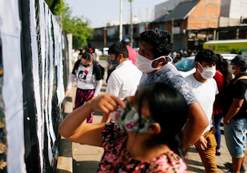 Residentes bolivianos en Argentina buscan