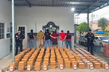 Diligencia de allanamiento y registro permitió encontrar las sustancias ilícitas en el Sector 5 del corregimiento de la 24 de Diciembre, al Este de la ciudad capital. (PGN)