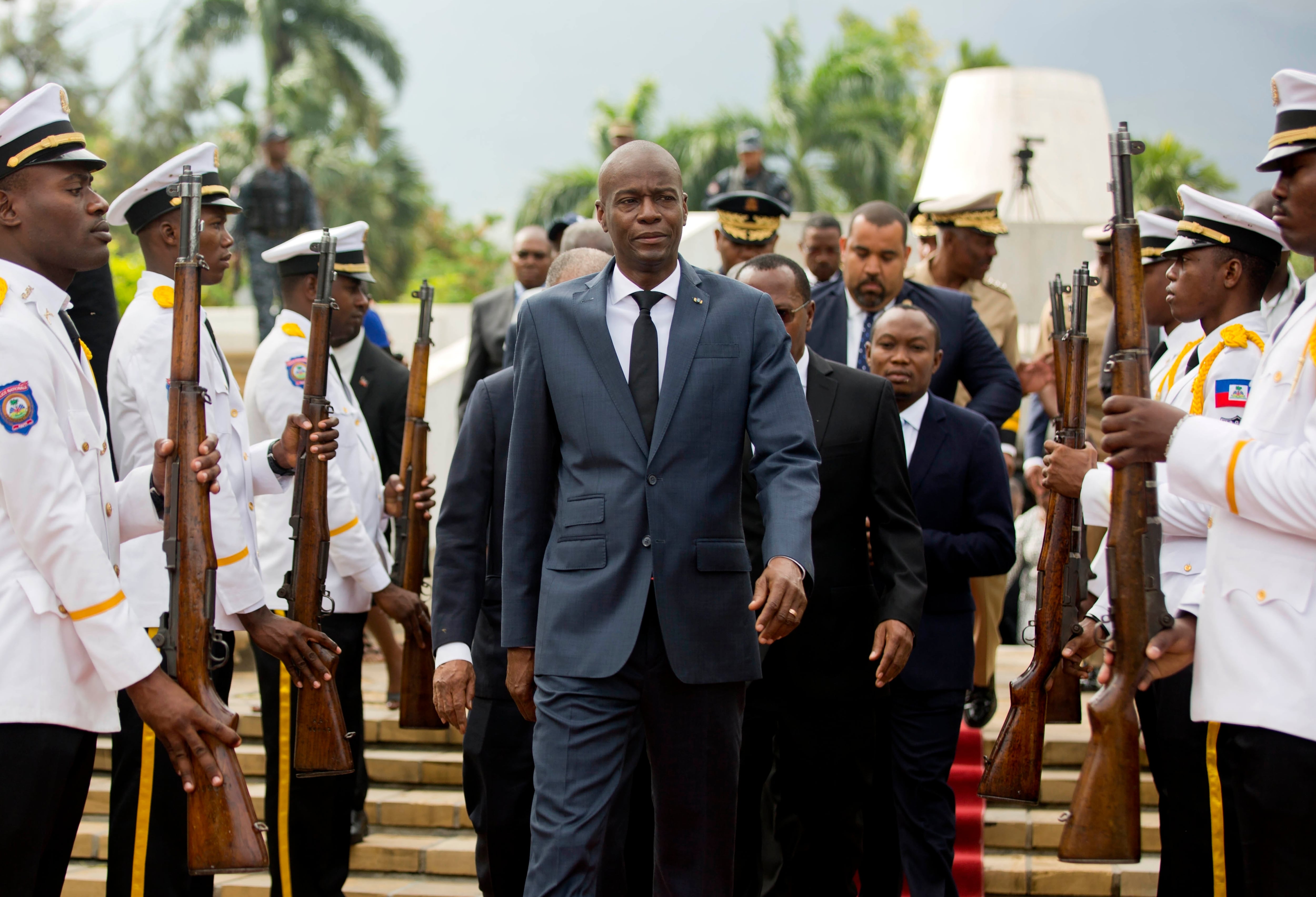 El colapso del sistema judicial haitiano, con jueces que renunciaron por temor a represalias, trasladó a Miami la única vía activa para juzgar el asesinato de Moise (AP Foto/Dieu Nalio Chery)