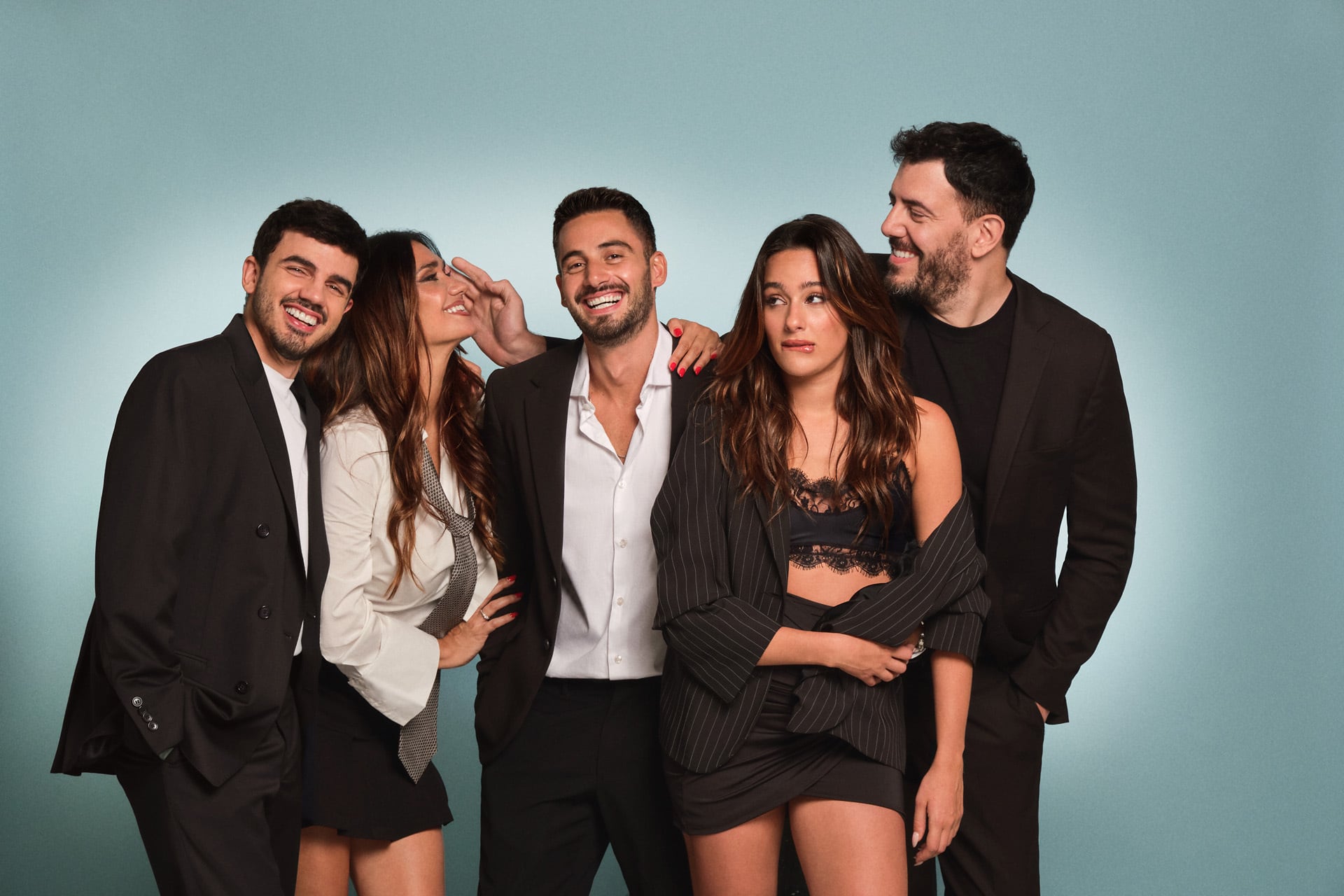 Nico Occhiato, Flor Jazmín Peña, Momi Giardina, Santi Talledo y Martín Garabal protagonizan Somos así. (Disney+)