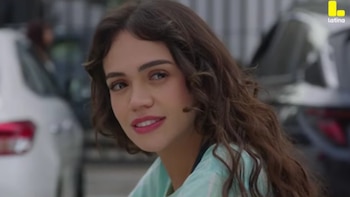 Primera escena entre Mayra Goñi