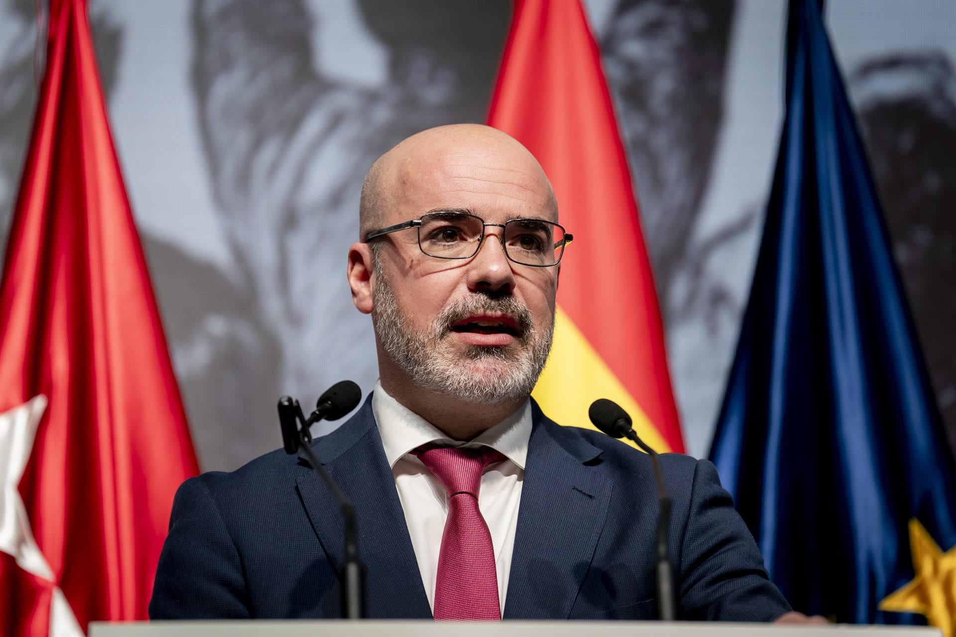 El juez del ‘caso Begoña Gómez’ acata la orden de la Audiencia y archiva para delegado del Gobierno en Madrid