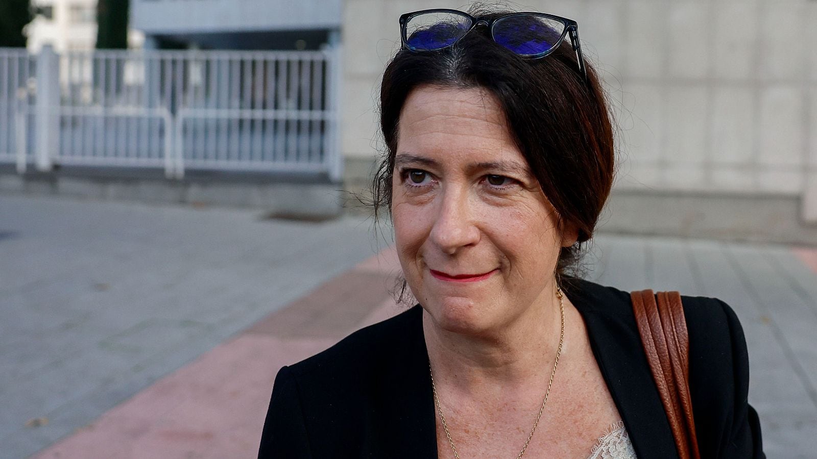 La exmilitante socialista Leire Díez a su salida de los Juzgados de Plaza de Castilla. (EFE / Sergio Pérez)