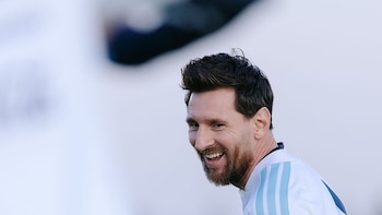 Los campeones del mundo que estarán en la despedida de Messi de la Selección y los que faltarán: la situación del Papu Gómez