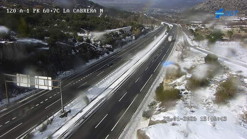 Afectadas 9 carreteras en la red principal por nieve, todas transitables con precaución (DGT)