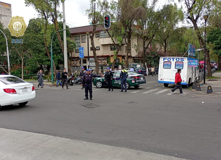 La circulación en Héroes Ferrocarrileros, a partir de Jesús García, permanece cerrada (X@OVIALCDMX)
