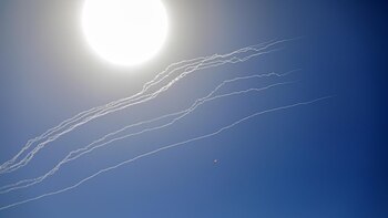 Grupos palestinos disparan cuatro cohetes