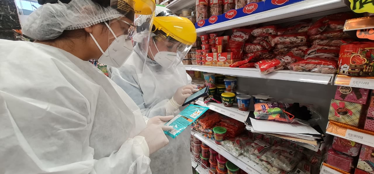 La Secretaría de Salud ha realizado 99 operativos en 450 establecimientos y revisado más de 15 toneladas de alimentos. Foto: Secretaría de Salud de Bogotá.