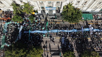 La Corte Suprema dejó firme la cautelar que obliga al Estado a aplicar la ley de financiamiento universitario