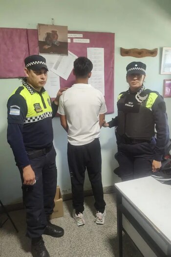 El adolescente permanece demorado y la investigación apunta a determinar el origen del arma y posibles responsabilidades familiares