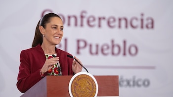 Reconstrucción de caminos y puentes dañados por lluvias de 2025 inicia en abril, anuncia Sheinbaum