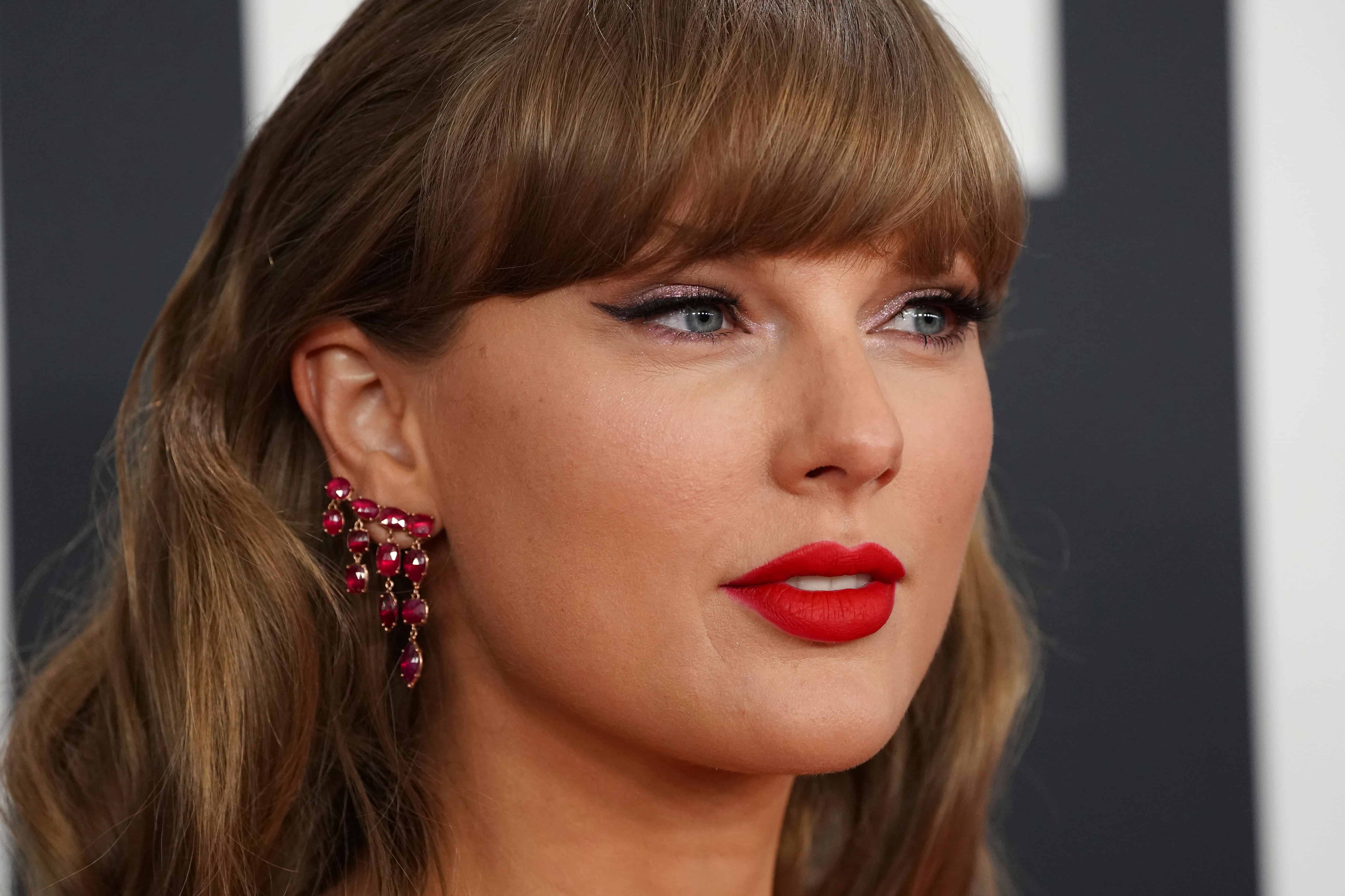 Sarah Schroeder, autora del estudio y doctoranda en entomología de la UCR, vinculó la coloración de los insectos con la imagen pública de Taylor Swift (Jordan Strauss/Invision/AP)