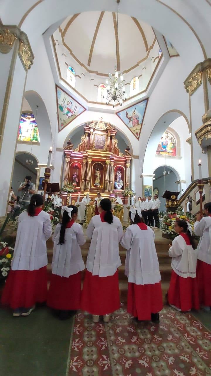 El hecho ocurrió durante el Sermón de las Siete Palabras en la parroquia Nuestra Señora de Monguí, Charalá - crédito Parroquia Nuestra señora de Monguí - Charalá Santander / Facebook