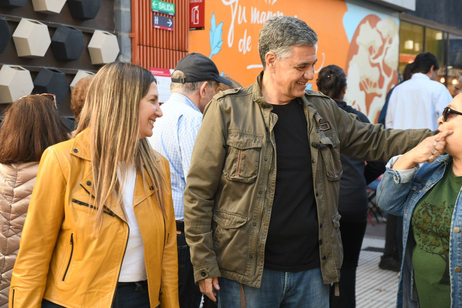 Silvia Lospennato y Jorge Macri, en una recorrida por la ciudad
