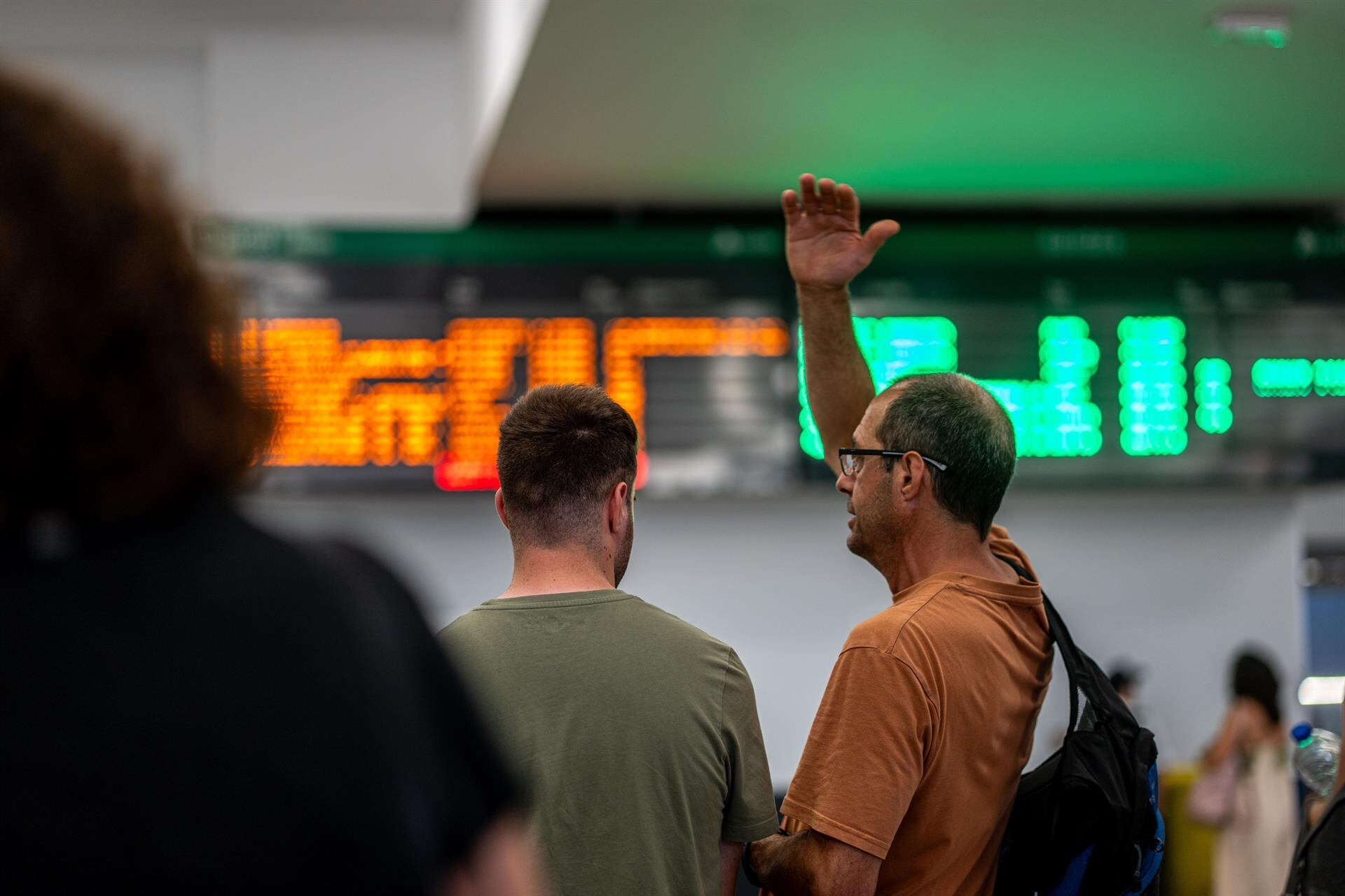 Pasajeros en la estación de Madrid Chamartín Clara Campoamor (Europa Press)
