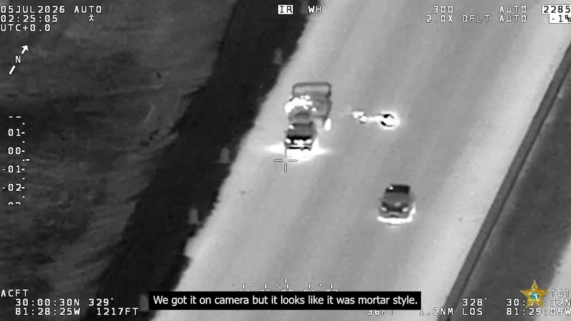Persecución en Florida tras lanzar fuegos artificiales desde un auto en la I-95