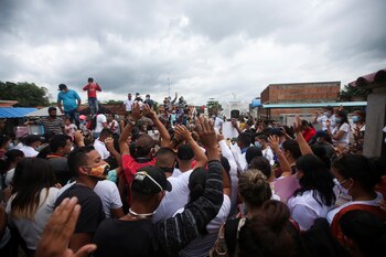 Los desplazamientos forzados de venezolanos son producto del enfrentamiento del Ejército del vecino país con el frente 28, una disidencia de las extintas Farc. Foto: REUTERS/Luisa Gonzalez