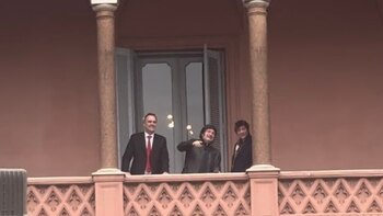 Manuel Adorni, Javier Milei y