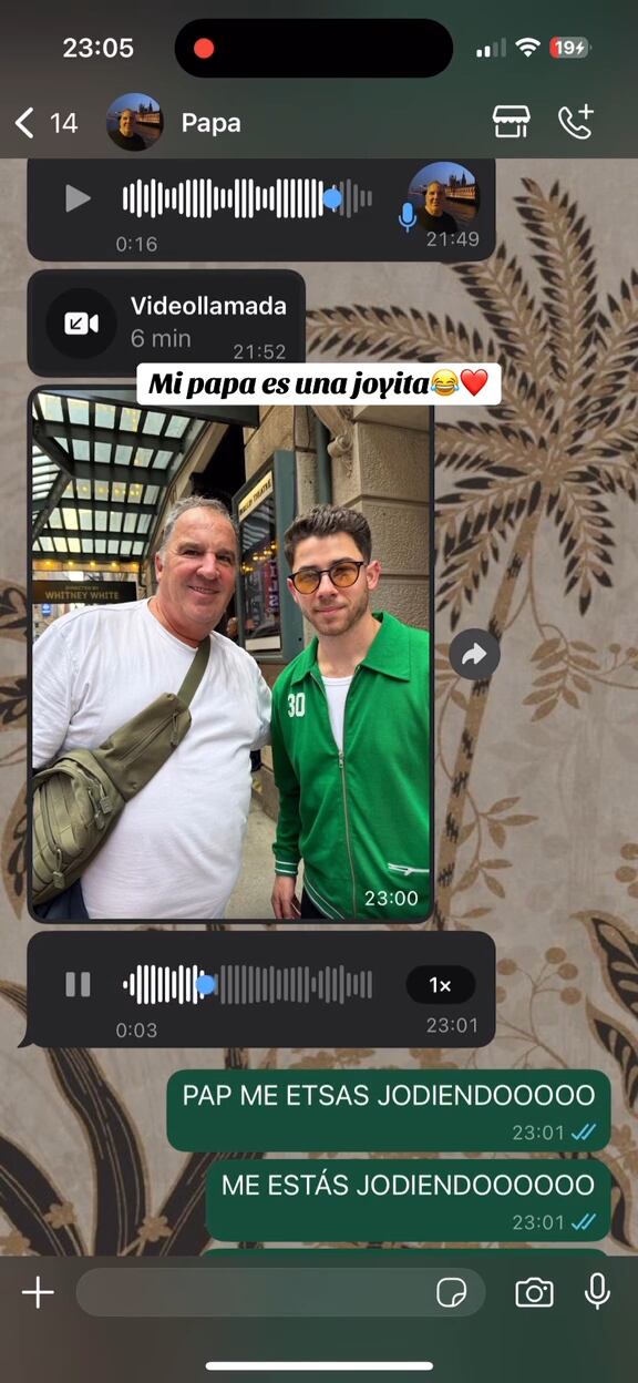 La charla entre el padre y su hija se realizó vía WhatsApp