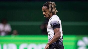 André Carrillo suma 2 goles