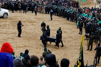 Archivo: Hamas entrega a la