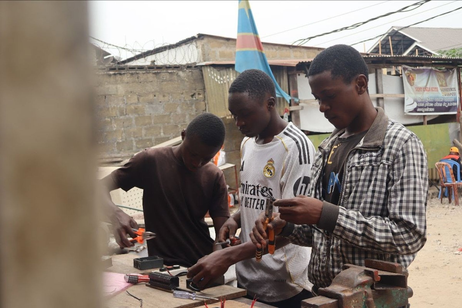 18/09/2026 Varios jóvenes en el Instituto Pere Simon de Kinshasa en R.D. Congo.
ESPAÑA EUROPA SOCIEDAD MADRID
HARAMBEE ONGD
