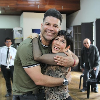 ‘Tomate’ Barraza junto a su