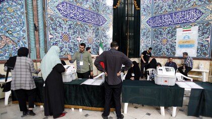 Elecciones legislativas en Irán: los conservadores afines al régimen de los ayatolás consolidaron su control en el Parlamento