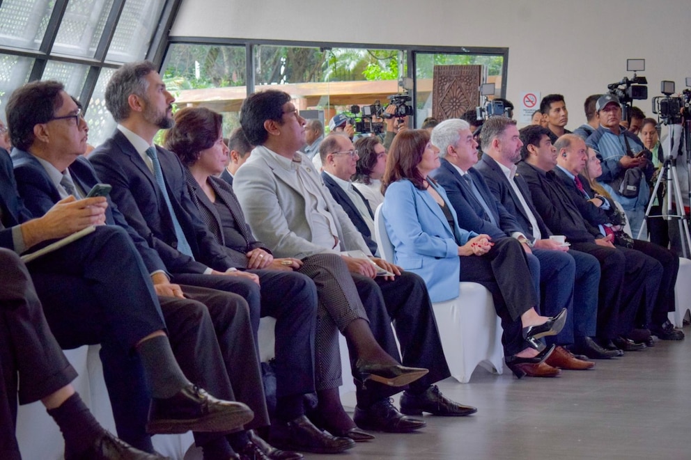 Bolivia apuesta al ferrocarril para bajar costos logísticos y fortalecer su integración regional