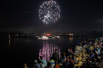 Los que llegan a Rhode Island por otras razones que no sean laborales de lugares con una alta tasa de COVID-19 en la comunidad deben que hacer cuarentena de 10 días o mostrar una prueba negativa tras su llegada o dentro de las 72 horas antes de la llegada (REUTERS)