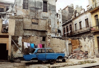 Edificios desahuciados de Cuba, cientos de cubanos viven en estos edificios o sin vivienda digna