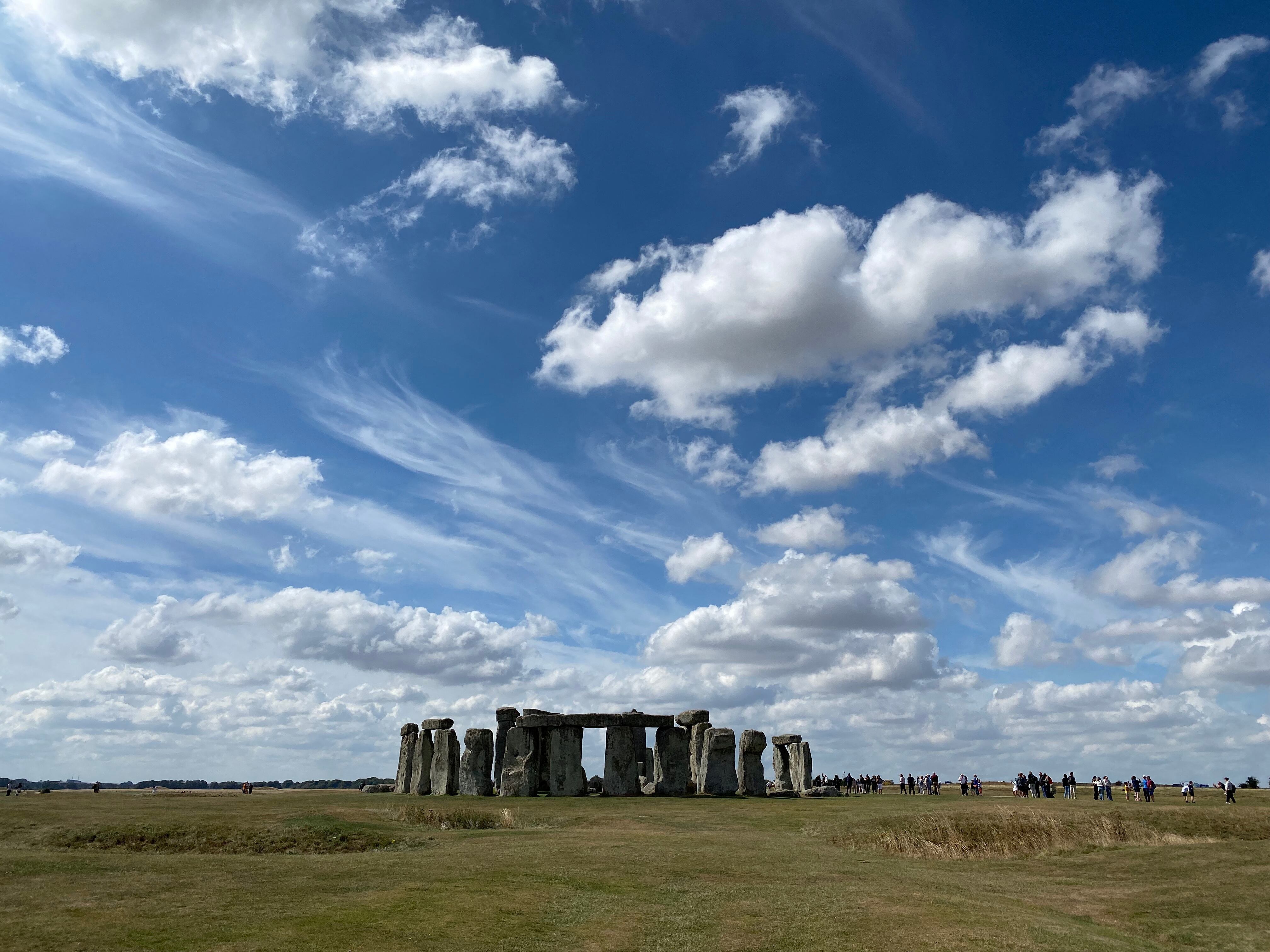 El círculo de fosas cerca de Stonehenge, construido hace más de 4.000 años, redefine la prehistoria británica y la ingeniería neolítica (Will Dunham/Handout via REUTERS)