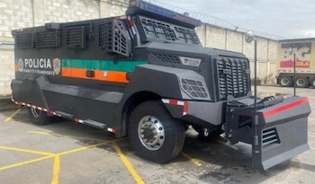 Tanquetas antidisturbios, tipo Kronos 4x4