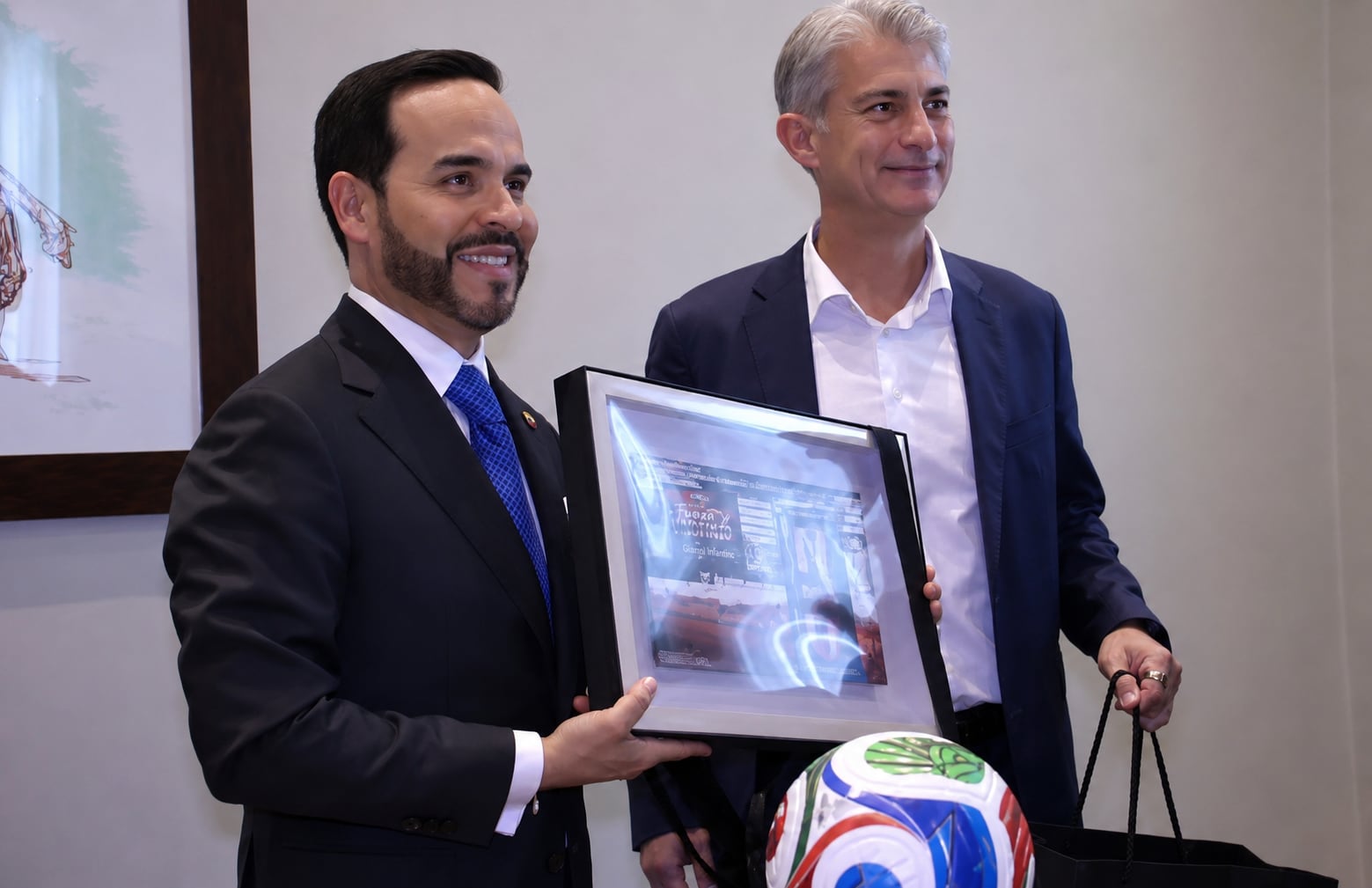 El presidente Abelardo de la Espriella se mostró complacido con la visita de directivos de Coca-Cola, con los que espera trazar un plan de inversión a largo plazo - crédito @ABDELAESPRIELLA/X