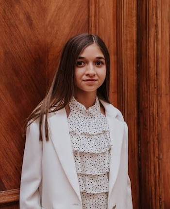 Lola presentó su colección de vestidos de alta costura a los 11 años en la Argentina Fashion Week (@sissibylola)