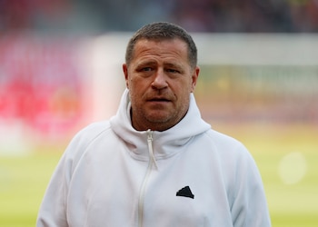 El director deportivo del Bayern Múnich se refirió a que Kompany estará por fuera algunas semanas tras su desvanecimiento en un entrenamiento previo al juego ante Friburgo por la Bundesliga-crédito Heiko Becker/REUTERS
