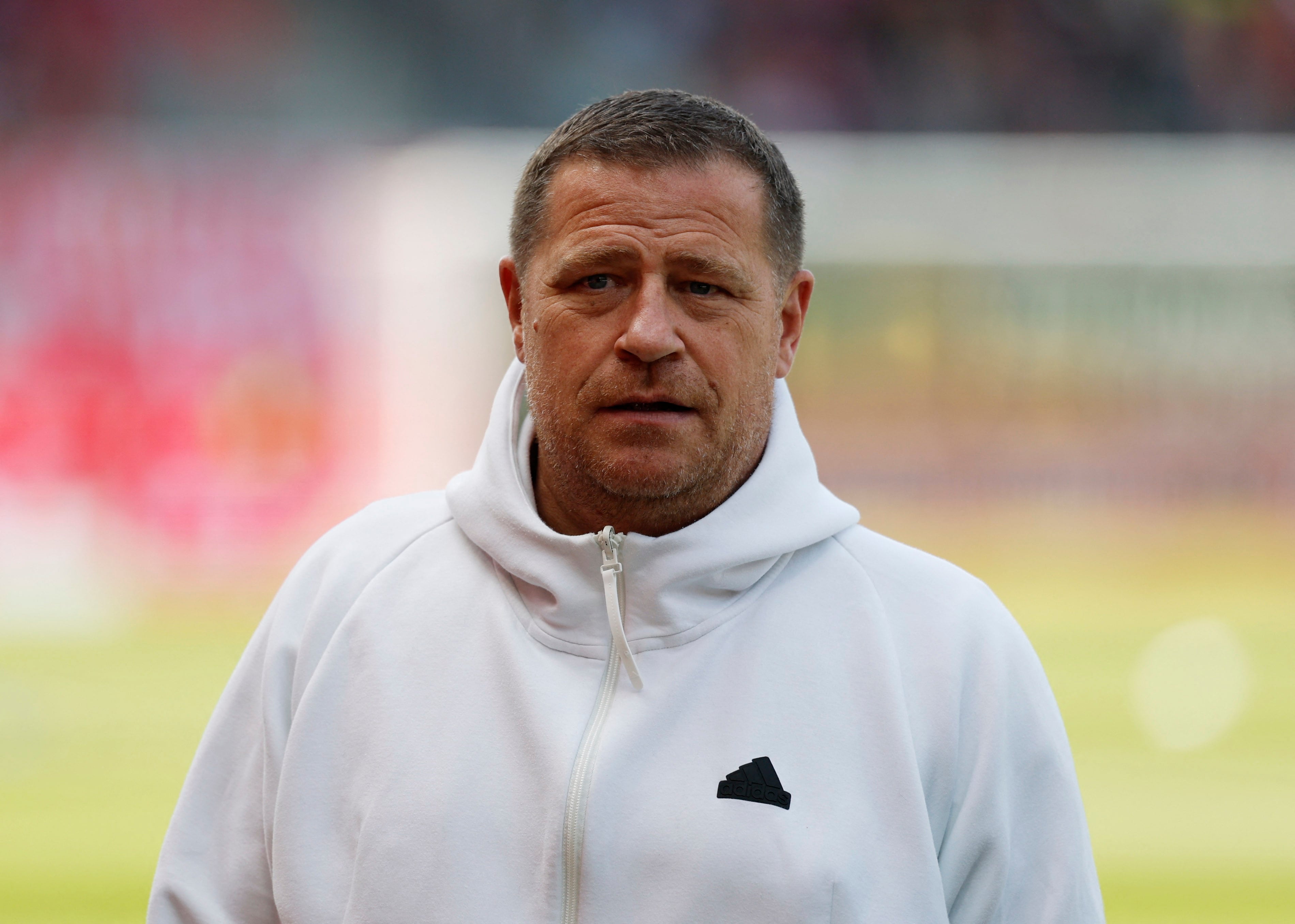 El director deportivo del Bayern Múnich se refirió a que Kompany estará por fuera algunas semanas tras su desvanecimiento en un entrenamiento previo al juego ante Friburgo por la Bundesliga-crédito Heiko Becker/REUTERS