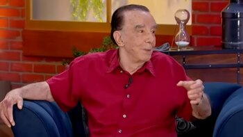 Mauricio Herrera usa andadera a