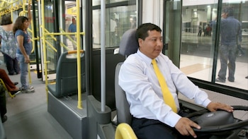 Chóferes peruanos migran a España