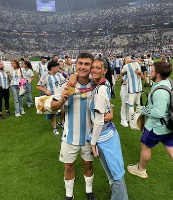 Paulo Dybala y Oriana Sabatini
