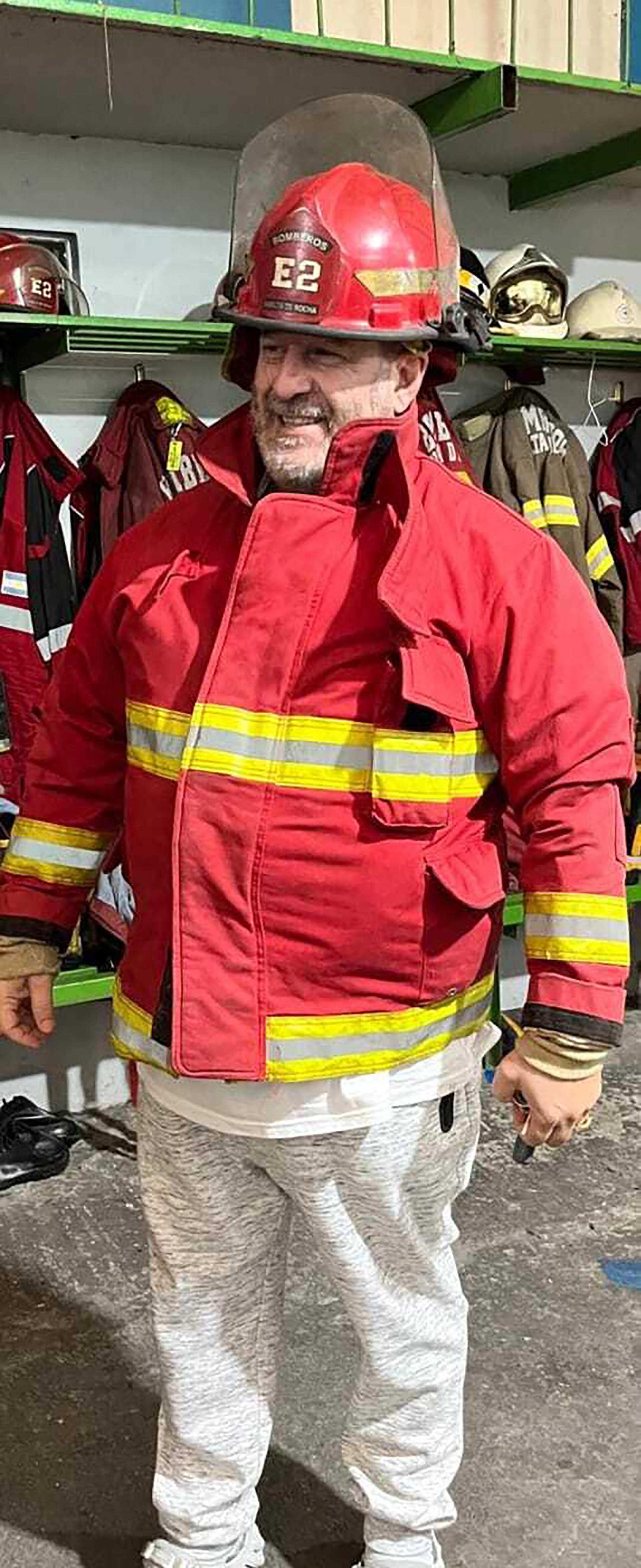 Santiago Cúneo visitó el cuartel de bomberos de La Boca. Su padre fue bombero voluntario del cuartel Vuelta de Rocha. Foto: prensa Movimiento Confederado