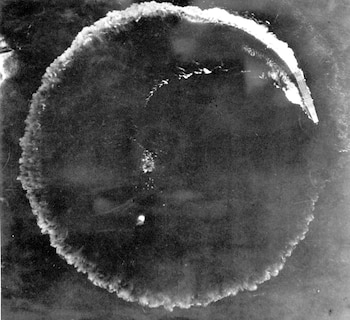 Una portaaviones japonés toma acciones