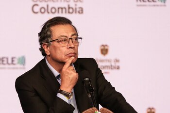 Cuando fue senador, Gustavo Petro, pedía investigar presidentes al CNE, ahora los acusa de golpe de Estado - crédito Colprensa