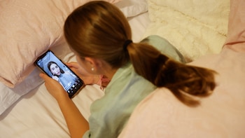 La UE busca cómo proteger a los menores de las redes sociales y acude a los ejemplos de España y Francia: “Hará un entorno digital sin niños y niñas”